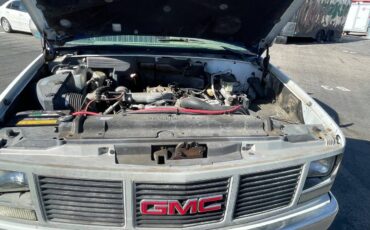 Gmc-34-ton-diesel-1985-white-2