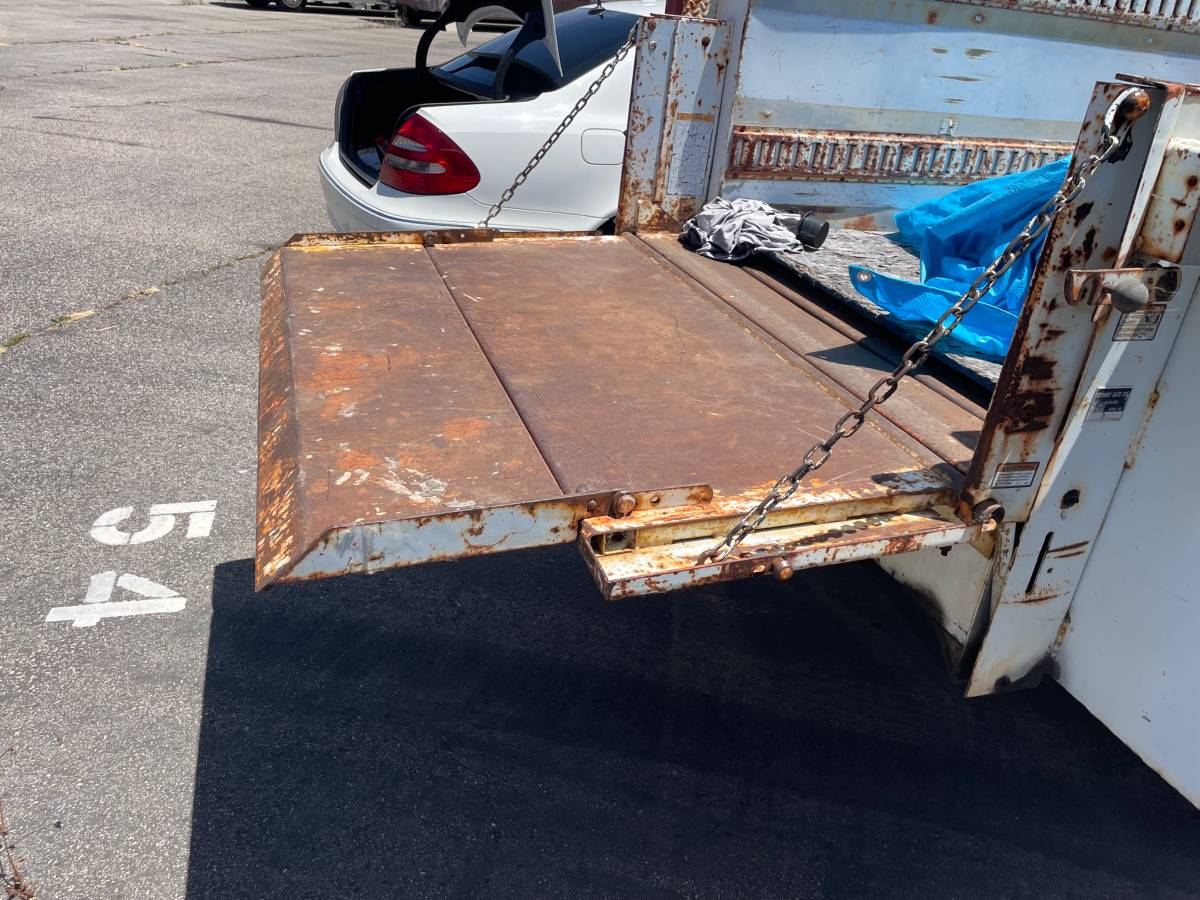 Gmc-34-ton-diesel-1985-white-3