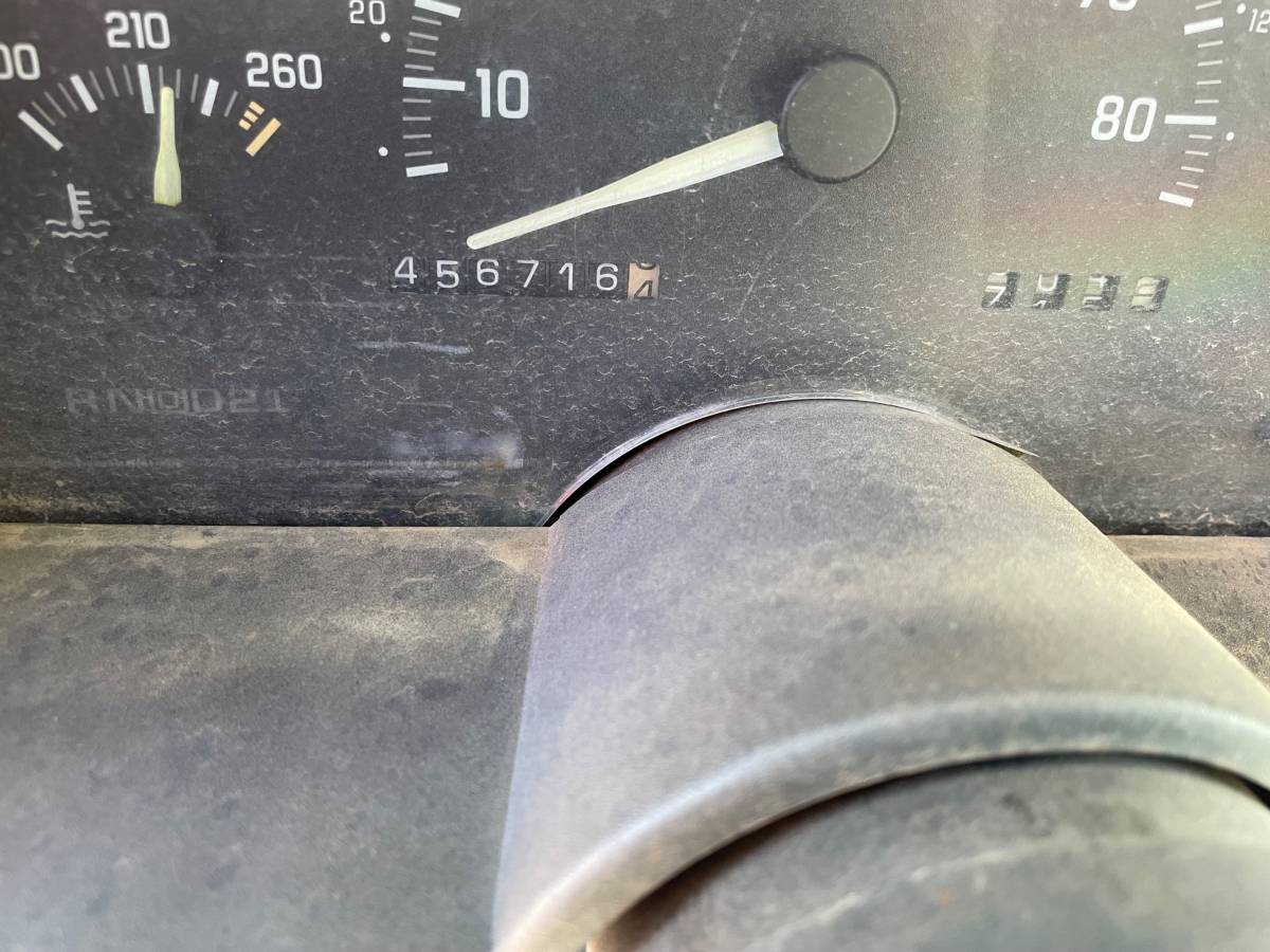 Gmc-34-ton-diesel-1985-white-6