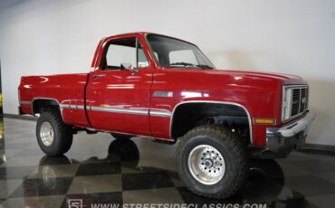 Gmc-Sierra-1985-Red-Burgundy-2