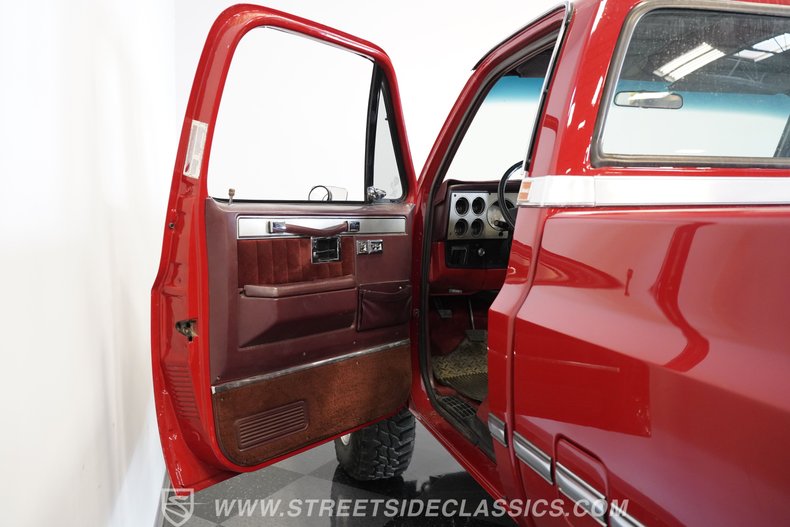 Gmc-Sierra-1985-Red-Burgundy-36