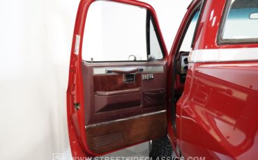 Gmc-Sierra-1985-Red-Burgundy-37