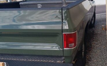 Gmc-c25-sierra-classic-1976-green-3
