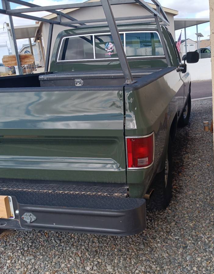 Gmc-c25-sierra-classic-1976-green-3