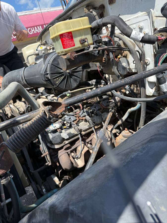 Gmc-c6-6000-medium-duty-conv.-cab-106.75-bbc-2000-white-10