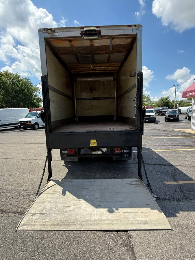 Gmc-c6-6000-medium-duty-conv.-cab-106.75-bbc-2000-white-12