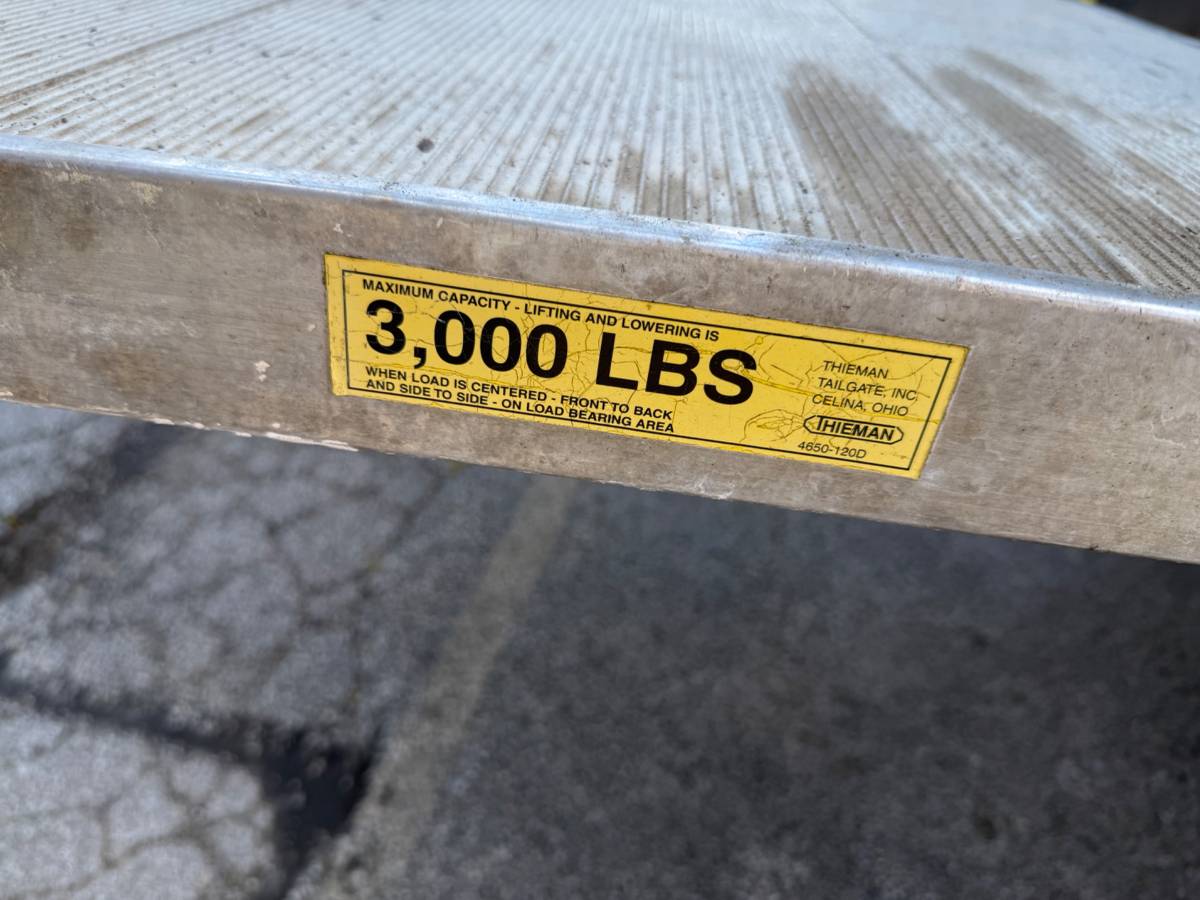 Gmc-c6-6000-medium-duty-conv.-cab-106.75-bbc-2000-white-14