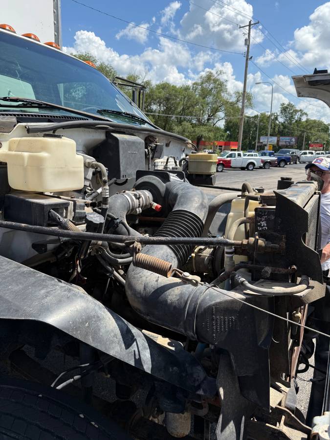 Gmc-c6-6000-medium-duty-conv.-cab-106.75-bbc-2000-white-16