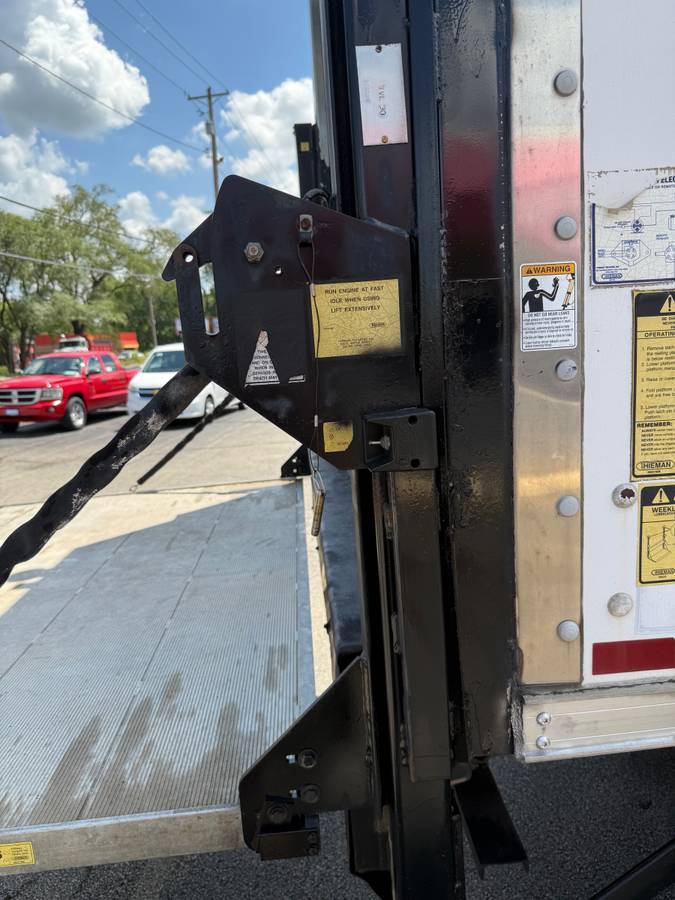 Gmc-c6-6000-medium-duty-conv.-cab-106.75-bbc-2000-white-18