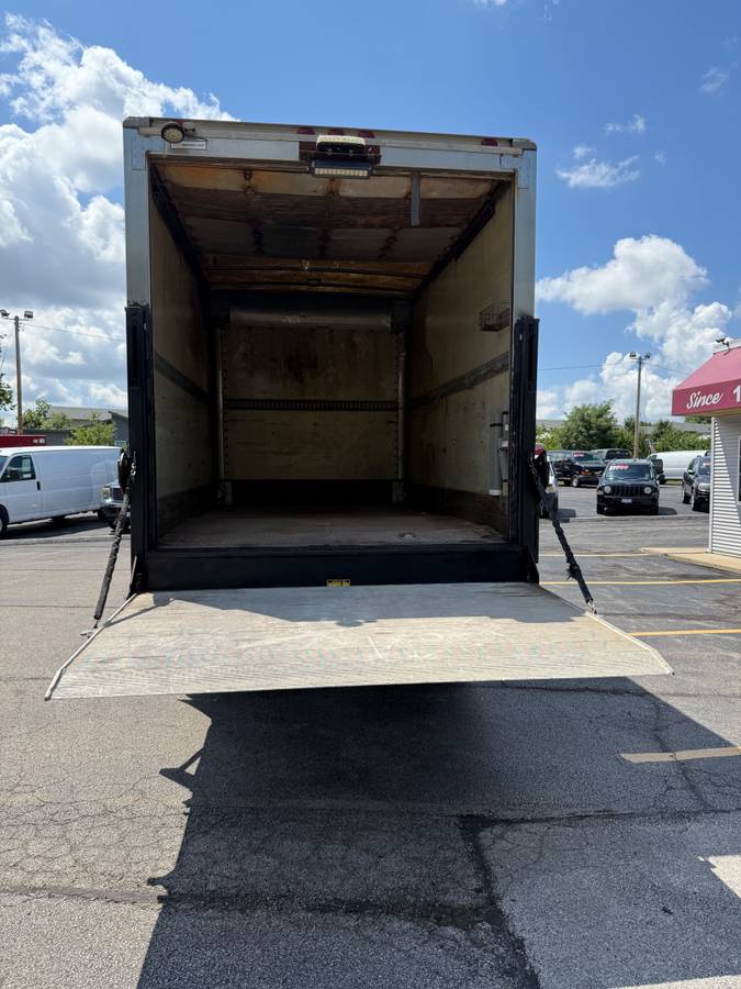 Gmc-c6-6000-medium-duty-conv.-cab-106.75-bbc-2000-white-3