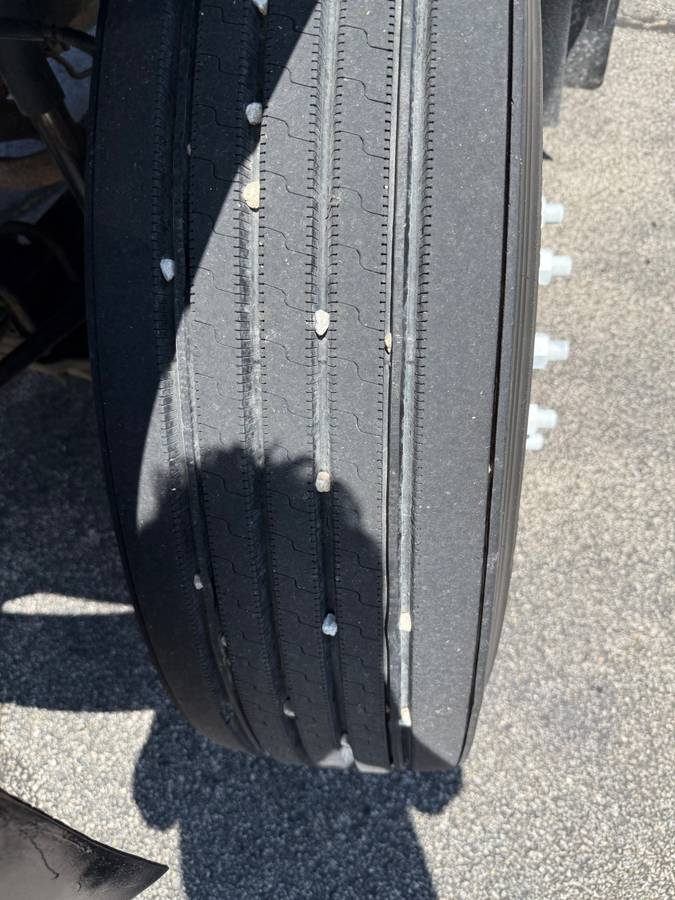 Gmc-c6-6000-medium-duty-conv.-cab-106.75-bbc-2000-white-4