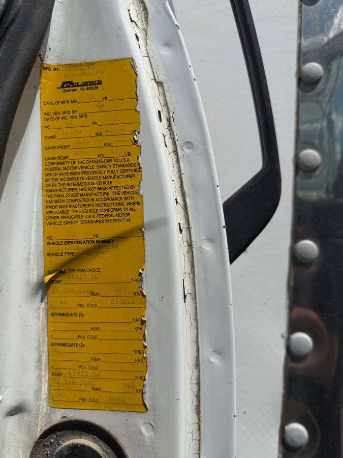 Gmc-c6-6000-medium-duty-conv.-cab-106.75-bbc-2000-white-5