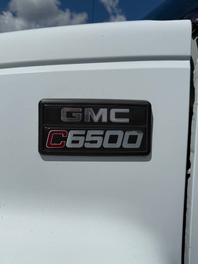Gmc-c6-6000-medium-duty-conv.-cab-106.75-bbc-2000-white-9