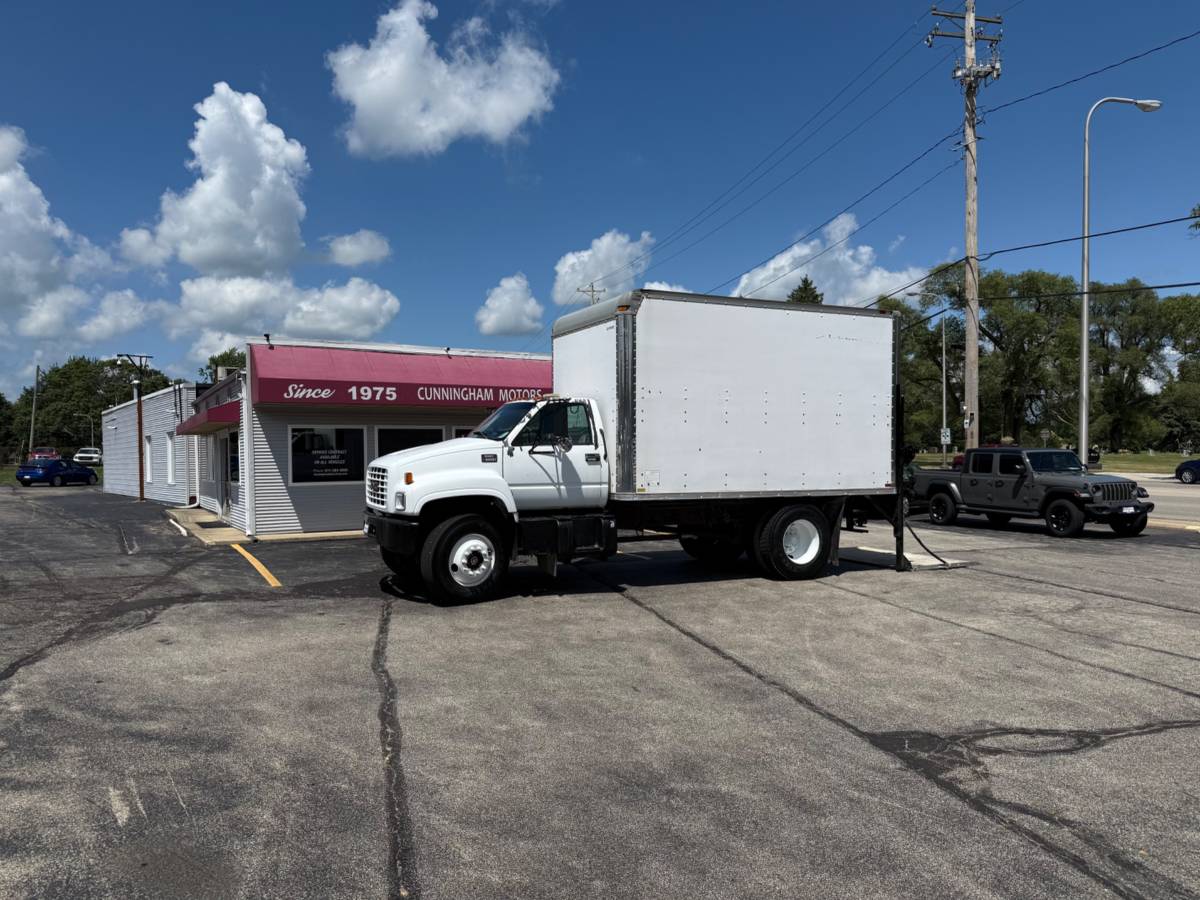 Gmc-c6-6000-medium-duty-conv.-cab-106.75-bbc-2000-white