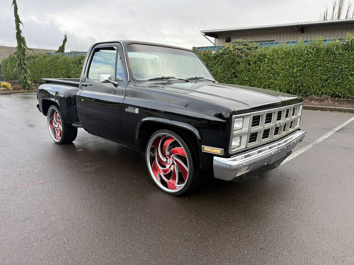 Gmc-ck-pickup-12-ton-1982-black-1