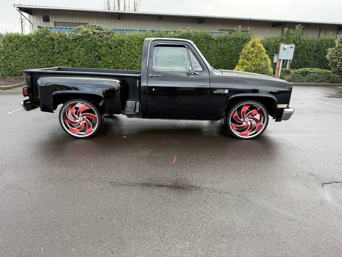 Gmc-ck-pickup-12-ton-1982-black-11