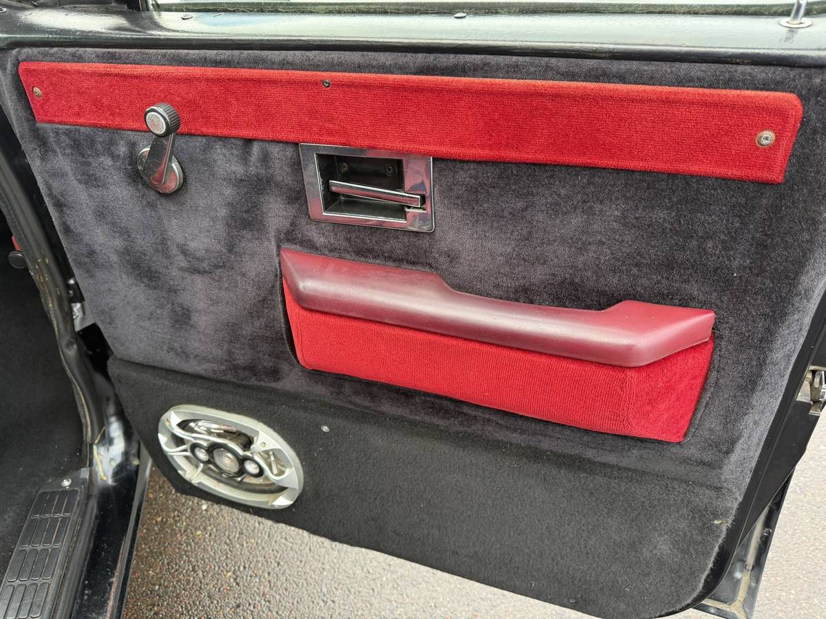 Gmc-ck-pickup-12-ton-1982-black-16