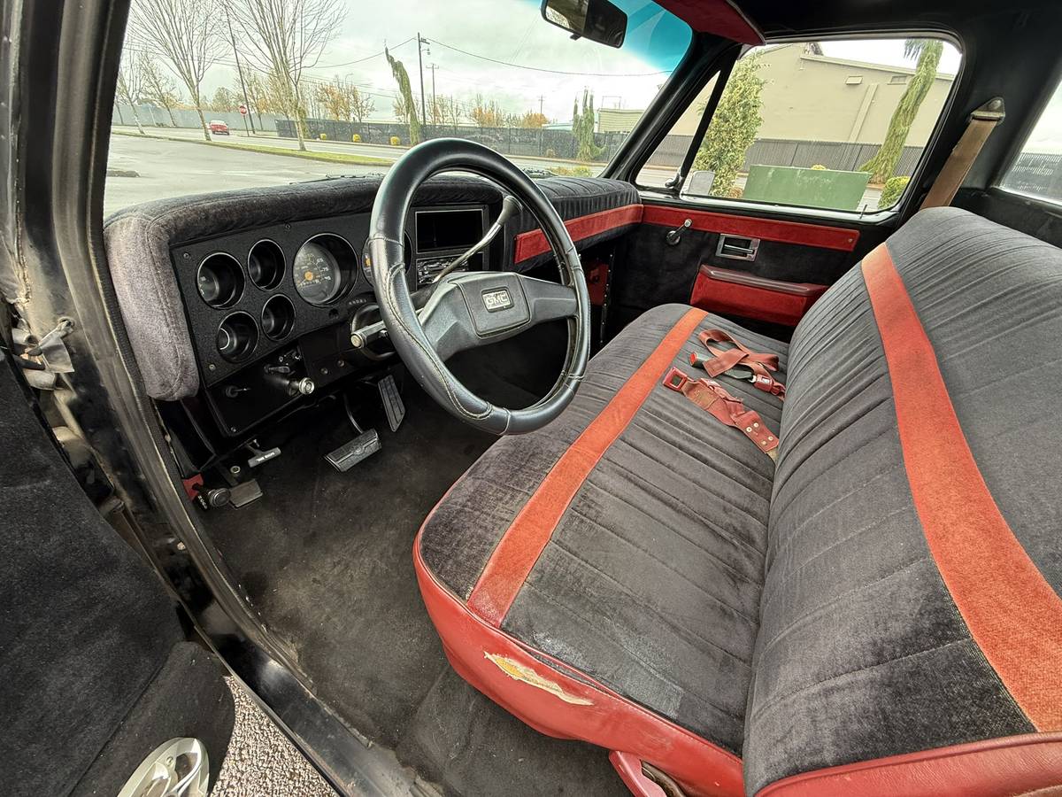 Gmc-ck-pickup-12-ton-1982-black-3