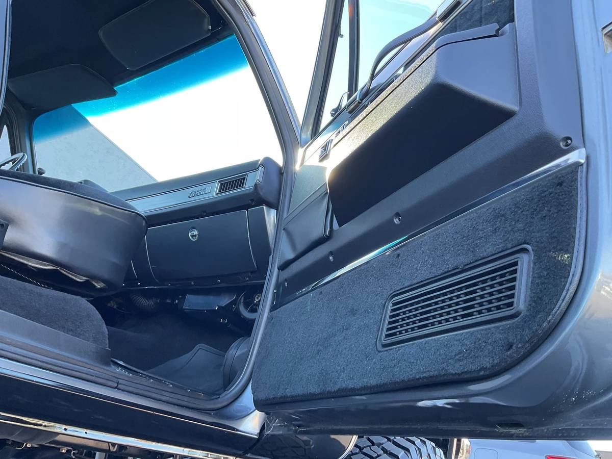 Gmc-ck-pickup-34-ton-1983-grey-17