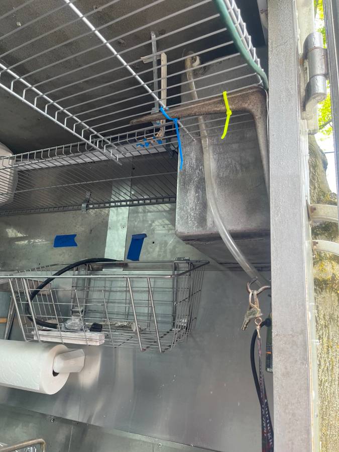 Gmc-grumman-1993-white-4