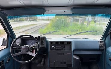 Gmc-safari-1988-white-17