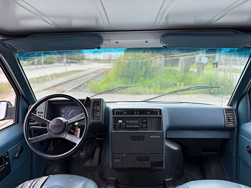 Gmc-safari-1988-white-7