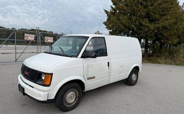 Gmc-safari-1988-white-9