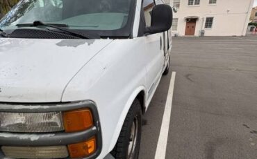 Gmc-savanna-3500-1996-white-11