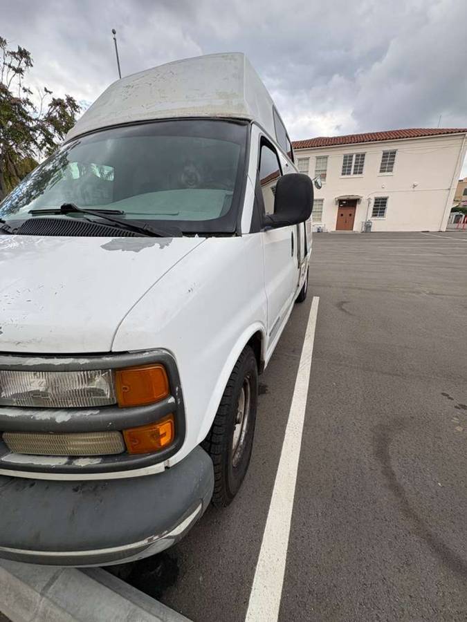 Gmc-savanna-3500-1996-white-11