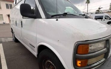 Gmc-savanna-3500-1996-white-12