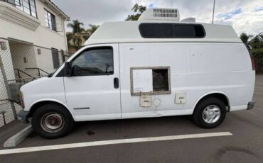 Gmc-savanna-3500-1996-white-13