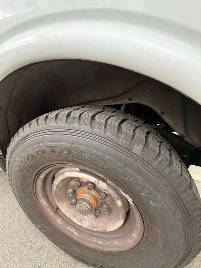 Gmc-savanna-3500-1996-white-14