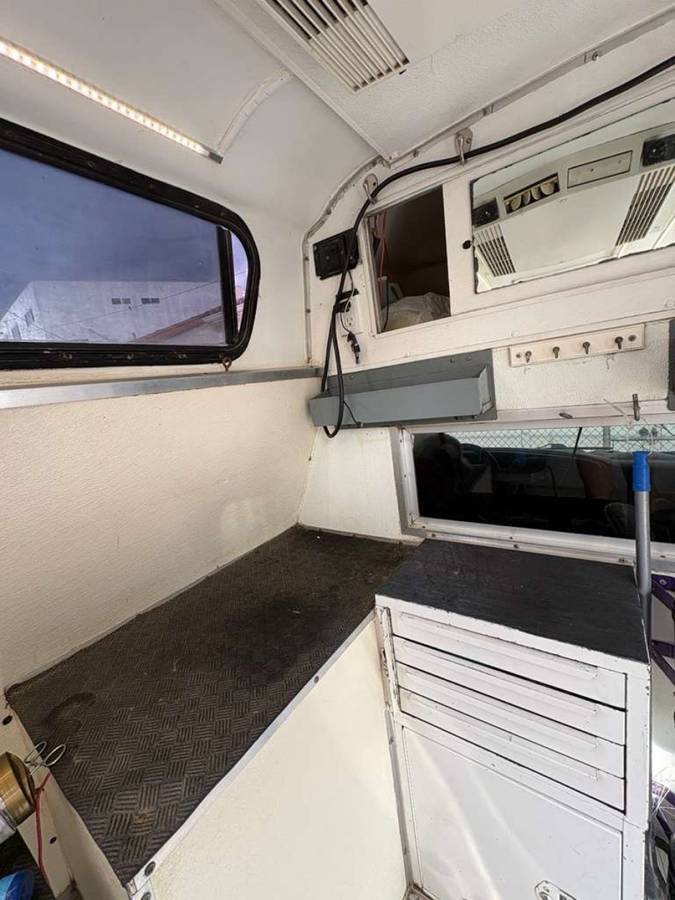 Gmc-savanna-3500-1996-white-2