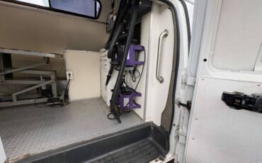 Gmc-savanna-3500-1996-white-21