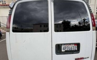 Gmc-savanna-3500-1996-white-9