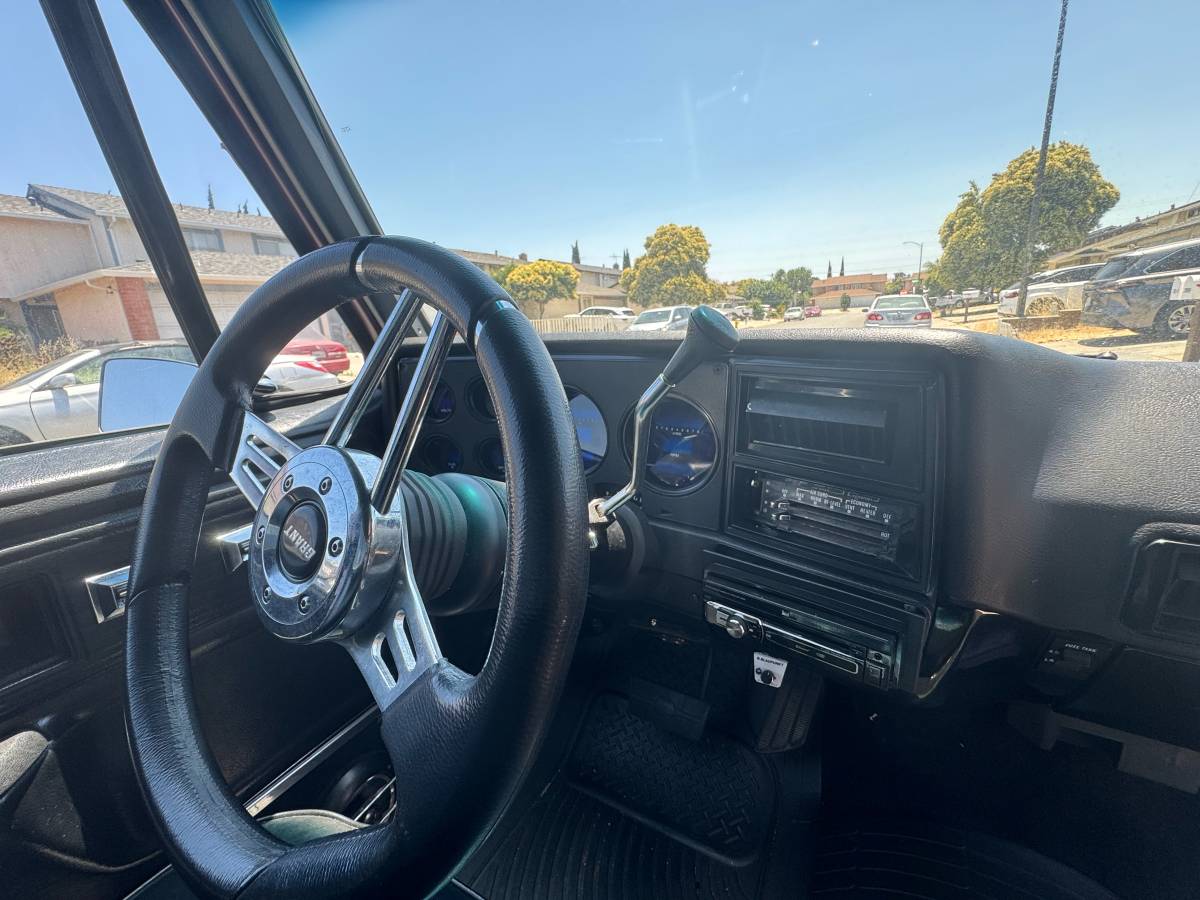 Gmc-sierra-1500-1979-custom-6