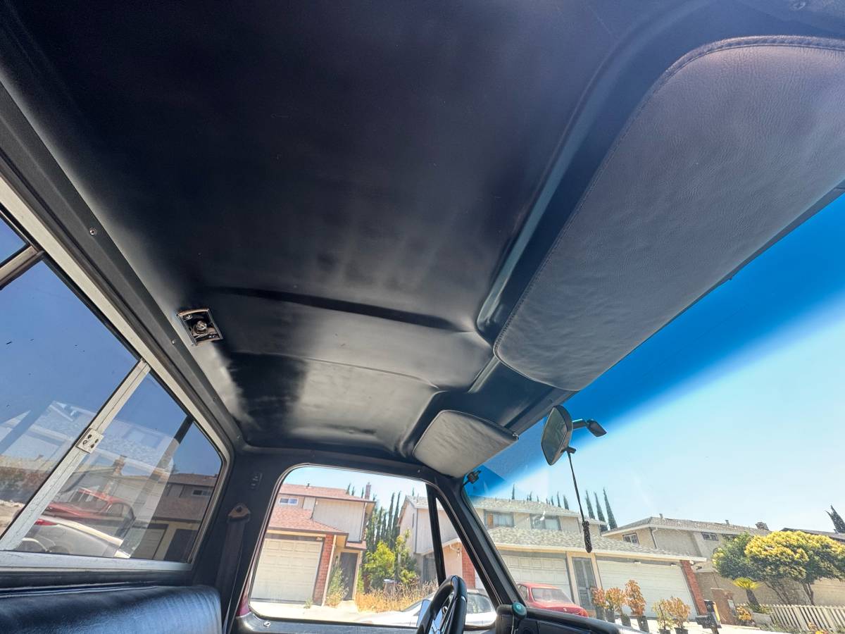 Gmc-sierra-1500-1979-custom-8