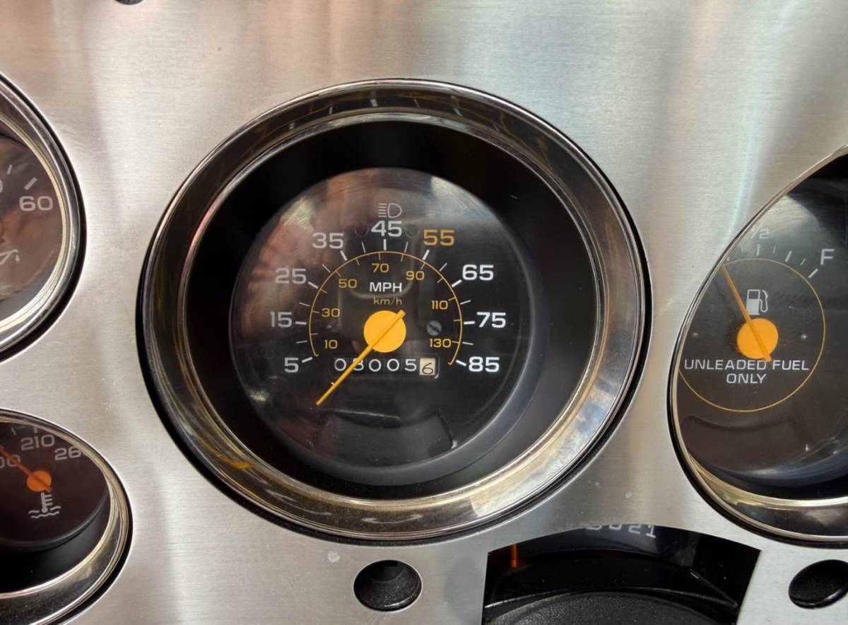 Gmc-sierra-1500-1984-14