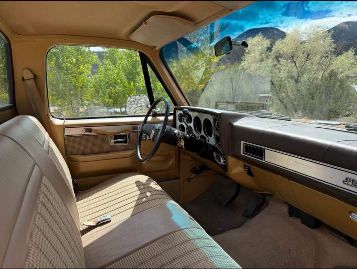 Gmc-sierra-1500-1984-3