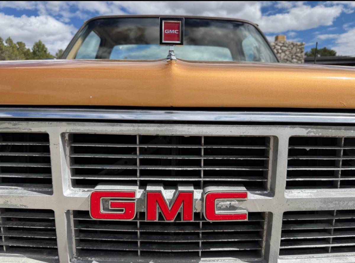 Gmc-sierra-1500-1984-6