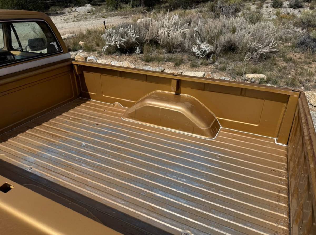 Gmc-sierra-1500-1984-7