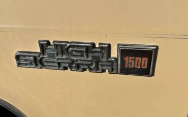 Gmc-sierra-1500-1985-custom-10