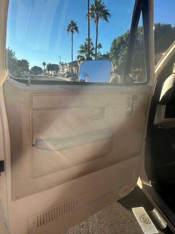 Gmc-sierra-1500-1985-custom-13