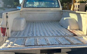 Gmc-sierra-1500-1985-custom-14