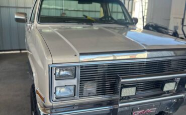 Gmc-sierra-1500-1985-custom-17