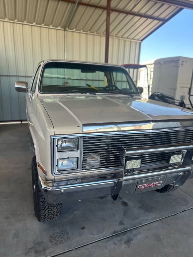Gmc-sierra-1500-1985-custom-17