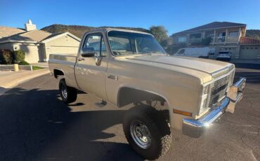 Gmc-sierra-1500-1985-custom-19