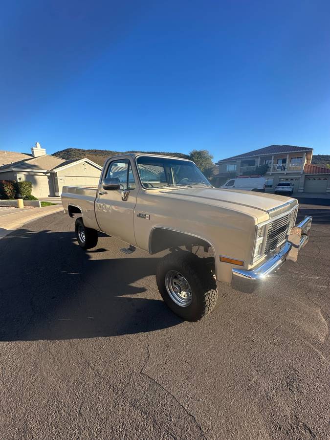 Gmc-sierra-1500-1985-custom-19