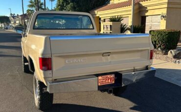 Gmc-sierra-1500-1985-custom-4
