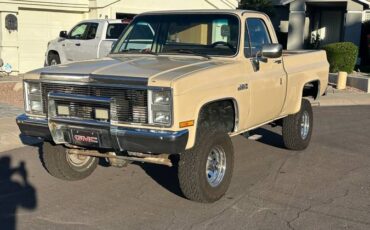 Gmc-sierra-1500-1985-custom-4